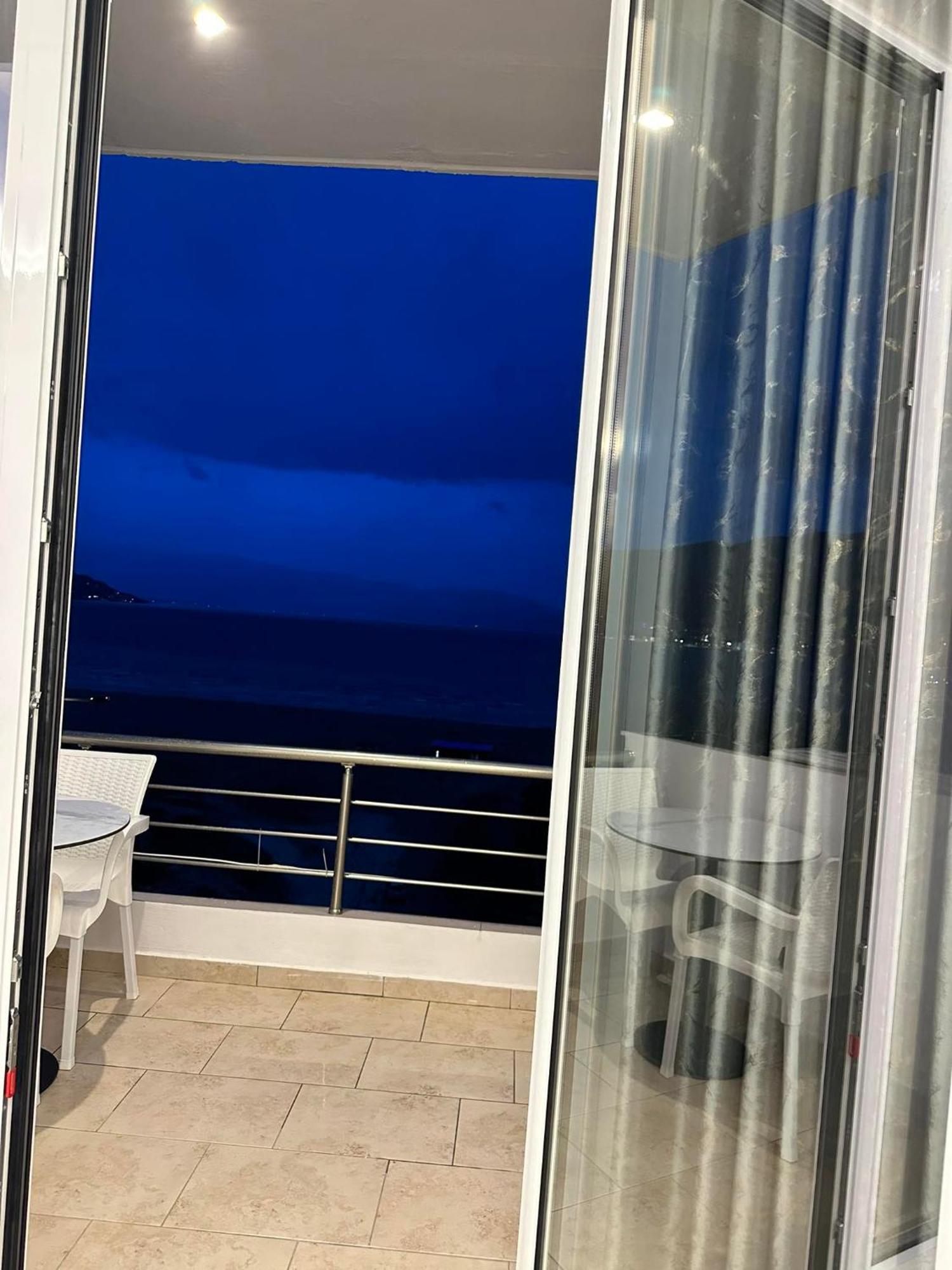 Sea View Apartment Luxury Wlora Zewnętrze zdjęcie