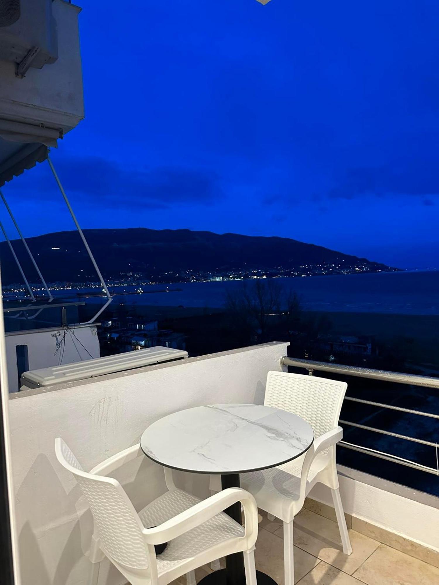 Sea View Apartment Luxury Wlora Zewnętrze zdjęcie