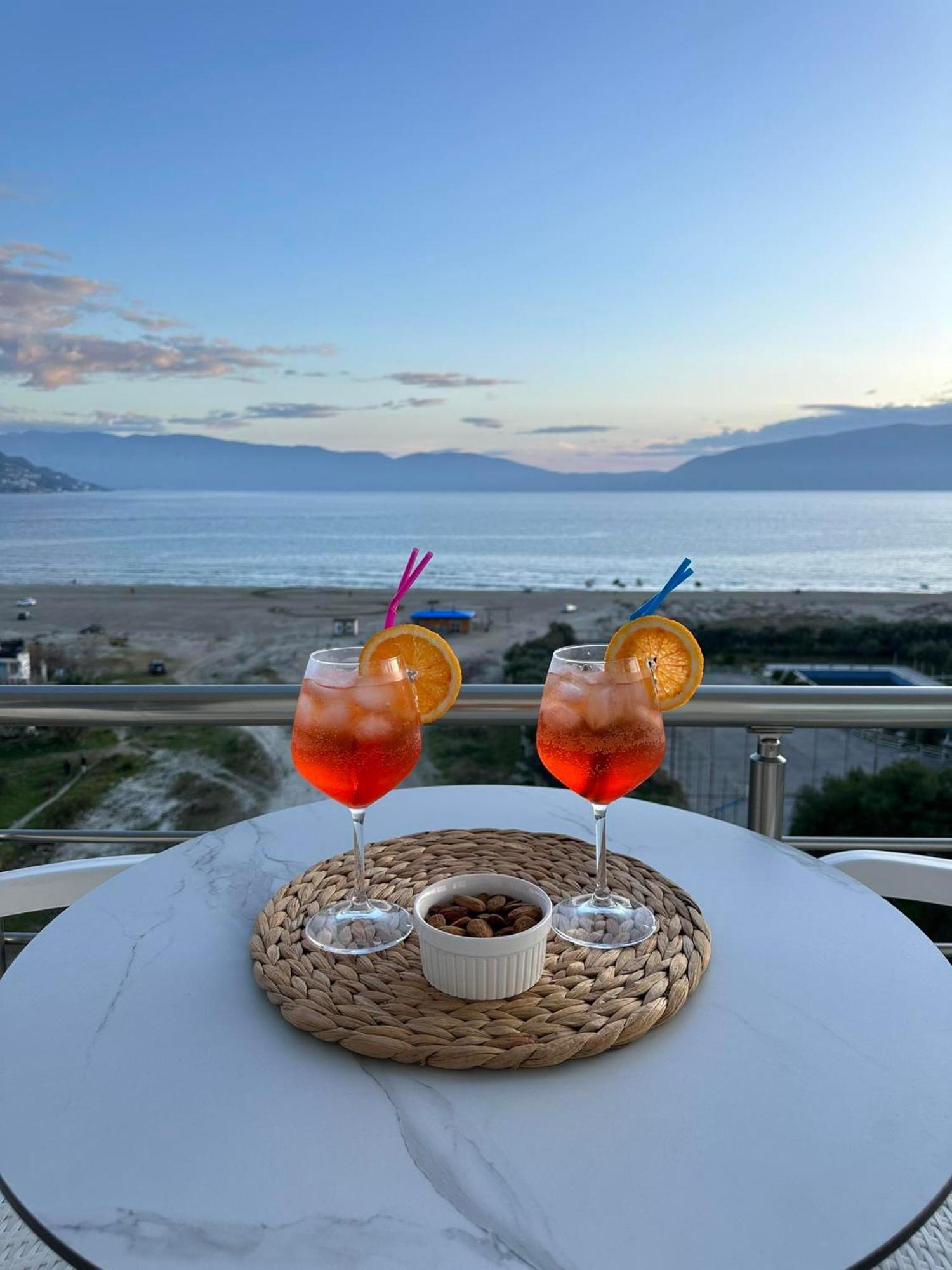Sea View Apartment Luxury Wlora Zewnętrze zdjęcie