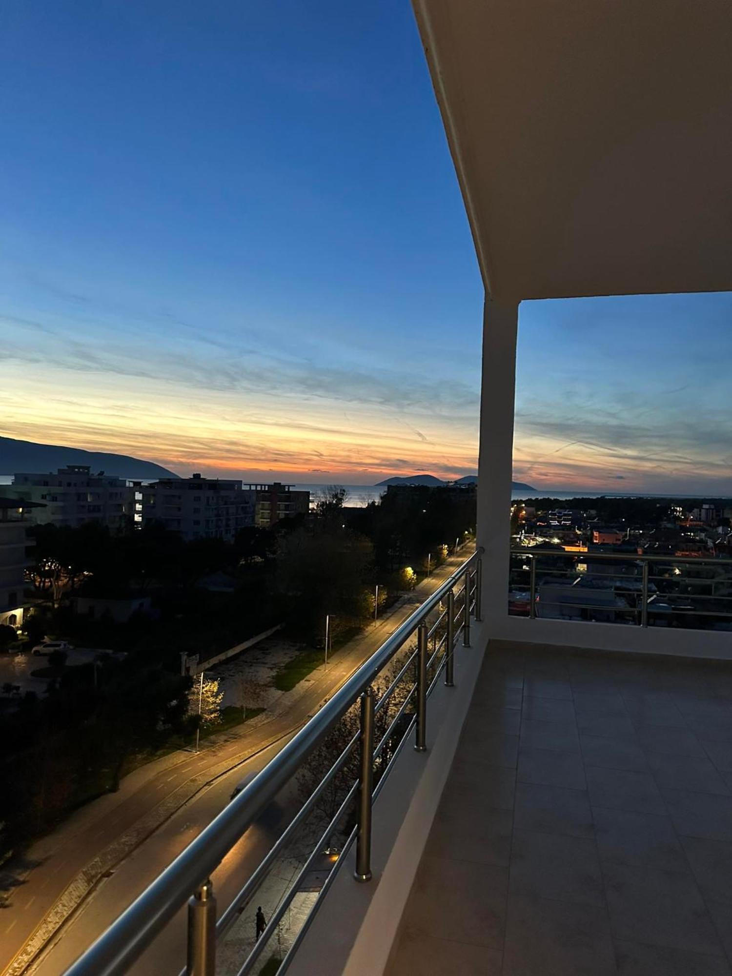 Sea View Apartment Luxury Wlora Zewnętrze zdjęcie