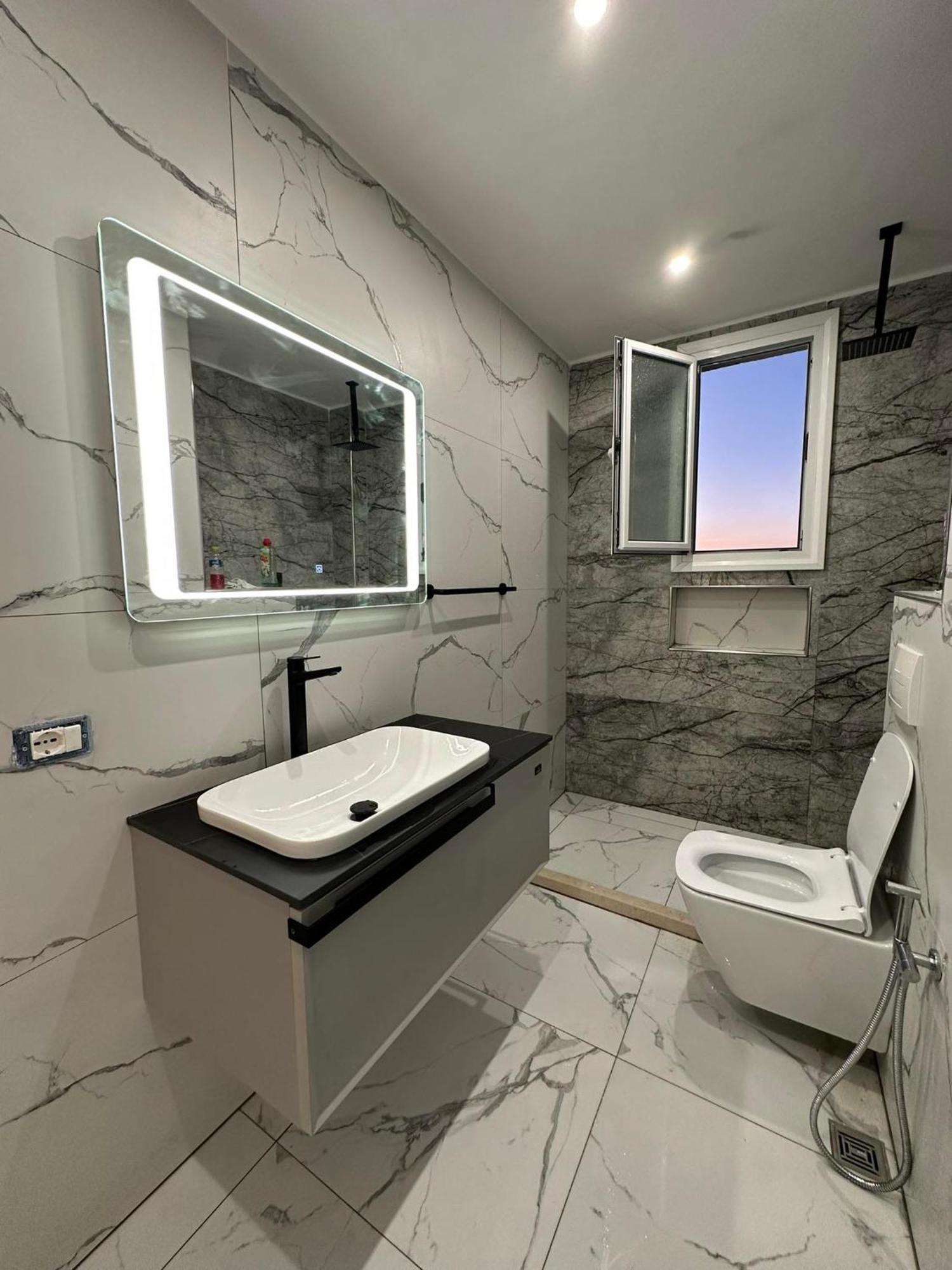 Sea View Apartment Luxury Wlora Zewnętrze zdjęcie